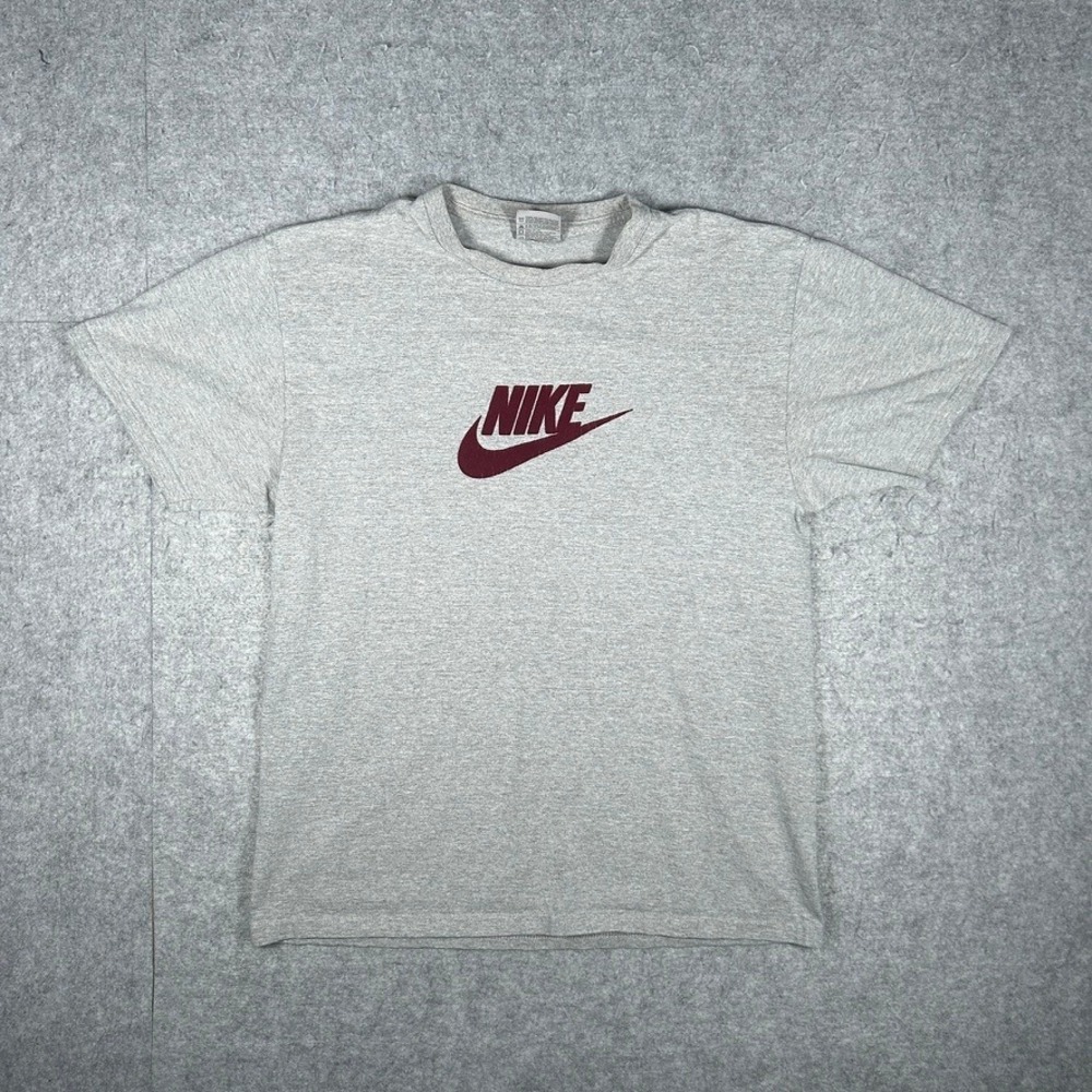 Nike T Shirt Men Medium Gray Burgundy Flocked Logo Swoosh Vintage Y2K Sportswear
